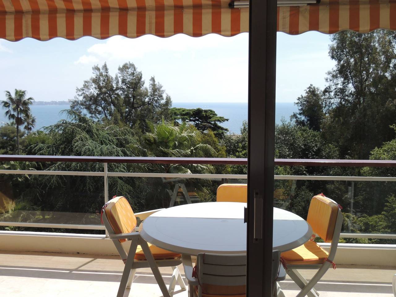 Apartamento entero, Studio Vue mer standing proche Cannes in Vallauris, Costa mediterránea (Francia)