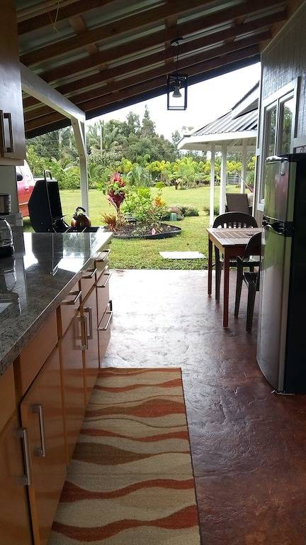 Schönes kleines Ferienhaus auf einem tropischen Obstgarten mit vielen Früchten. in Hawaiian Paradise Park, East Puna