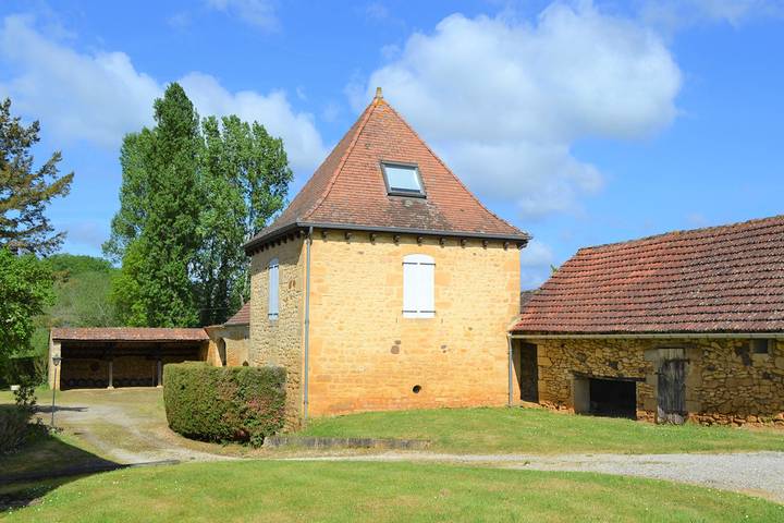 Gîte pour 4 personnes, avec terrasse et jardin à Gourdon - 2