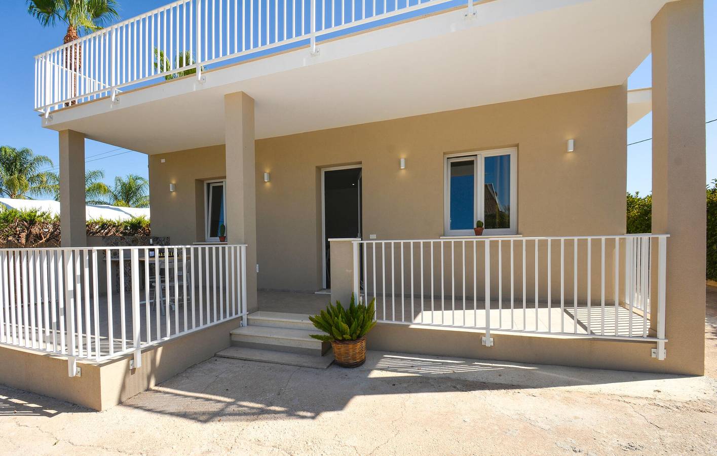 Accogliente appartamento con piscina, aria condizionata, parcheggio e terrazza in Chiaramonte Gulfi, Provincia di Ragusa