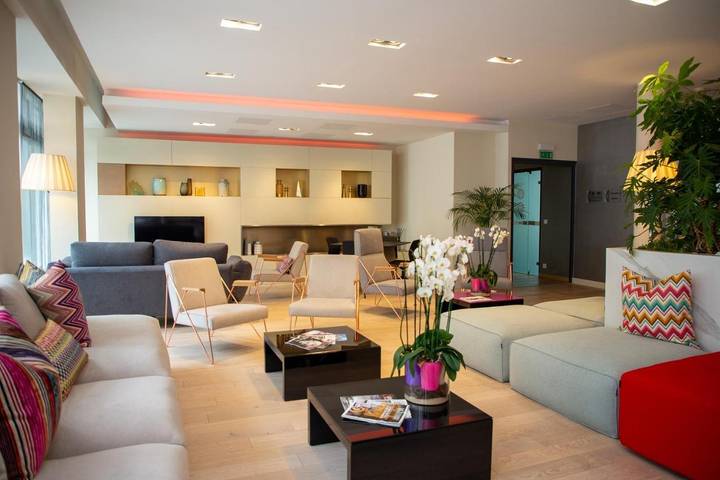 Apartahotel para 2 personas, con sauna y vistas además de piscina y jardín en Toulouse