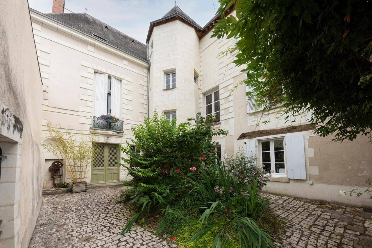 Appartement entier, La Lirosane, 3 studios, 3,7km du Zoo, Centre-ville in Saint-Aignan, Région de Romorantin-Lanthenay