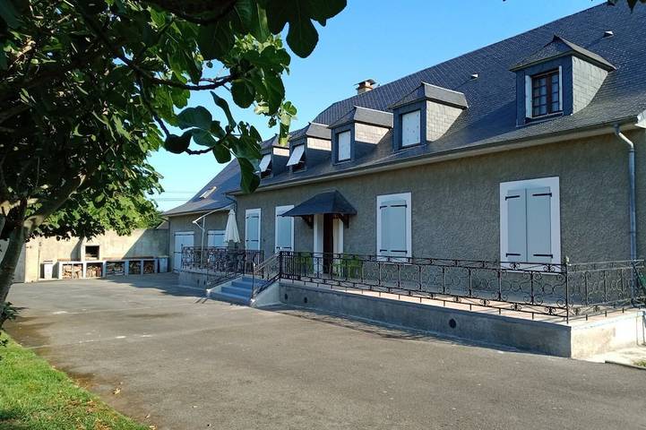Gîte pour 17 personnes, avec terrasse