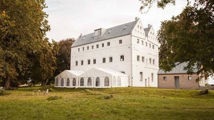 Ferienwohnung für 2 Personen, mit Garten und Seeblick, kinderfreundlich in Poseritz