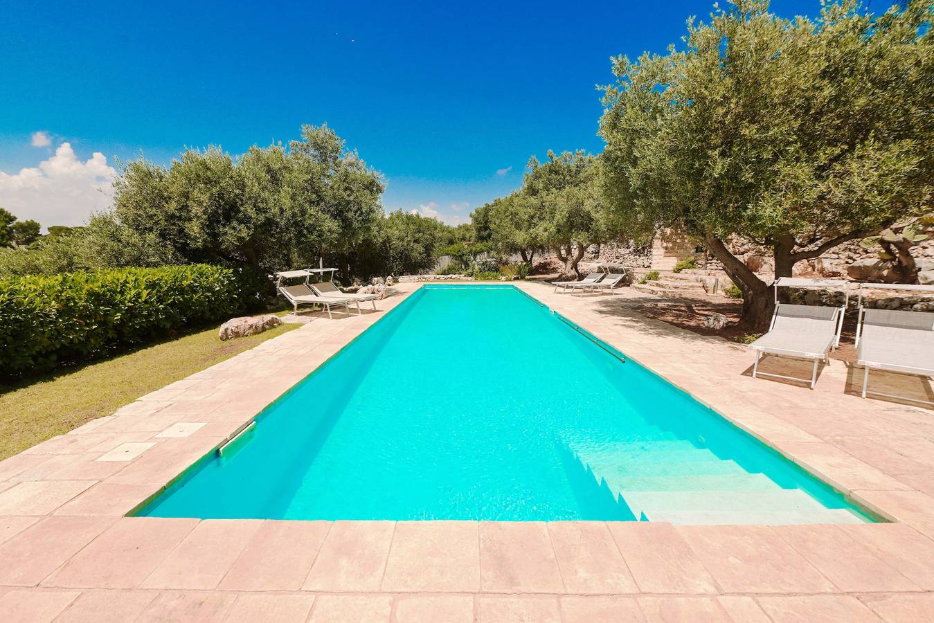 Villa 'Trullo Agapanthus met panoramisch uitzicht', privézwembad, wifi en airco in Traghetto, Ostuni