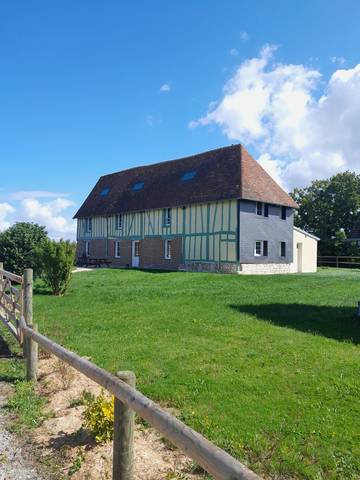 Gîte pour 14 personnes, avec jardin et terrasse dans Mesnil-en-Ouche