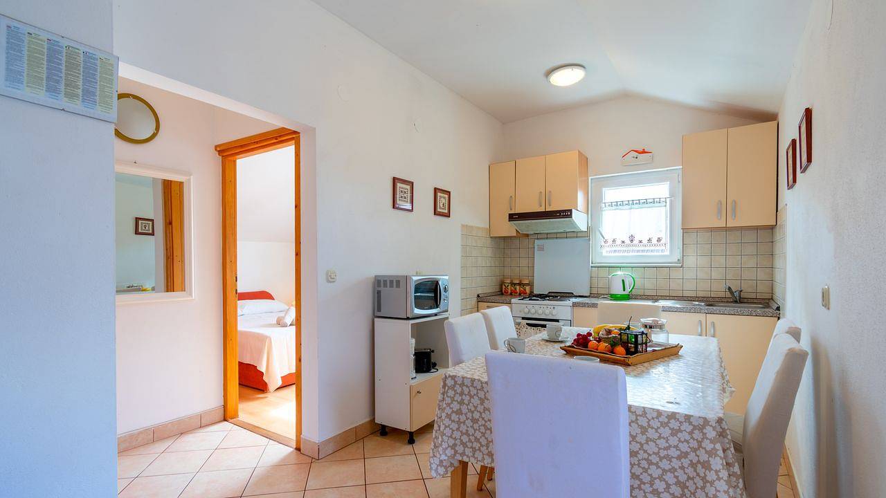 Entire holiday apartment, Ferienwohnung für 5 Personen (53 m²) in Ugljan in Ugljan, Ugljan Island