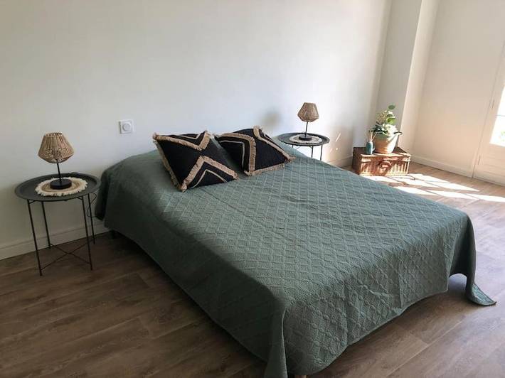 Location de vacances pour 10 personnes, avec terrasse et jardin à Théza - 3