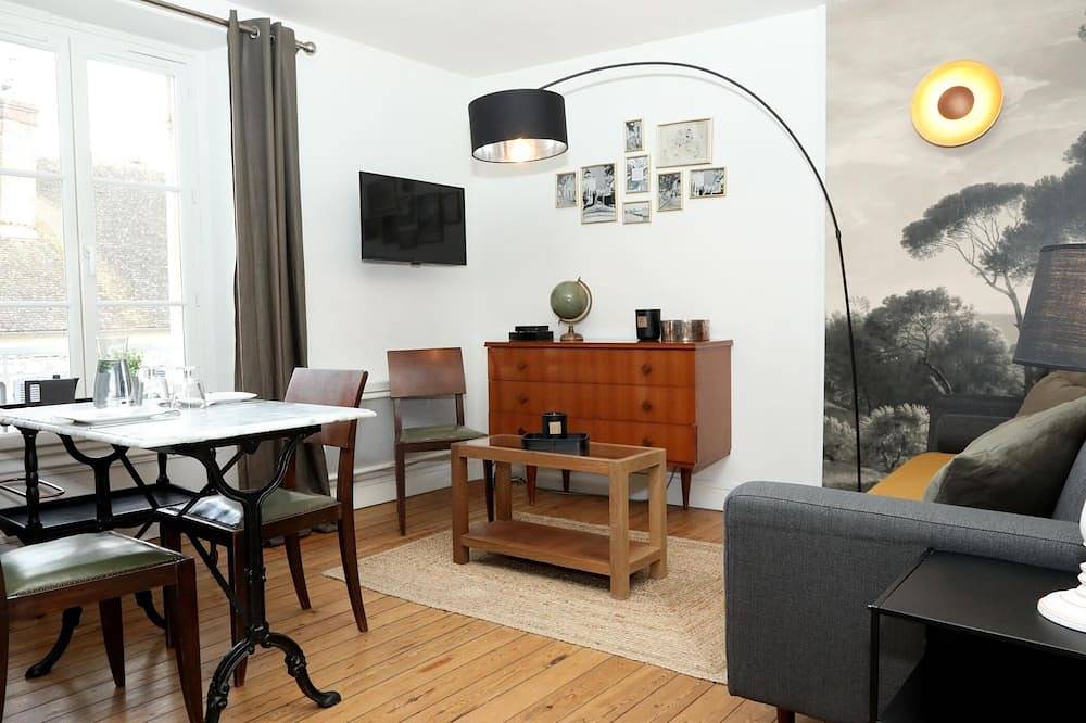 Entire apartment, Lavarande Suite In the Heart of Senlis in Senlis, Oise