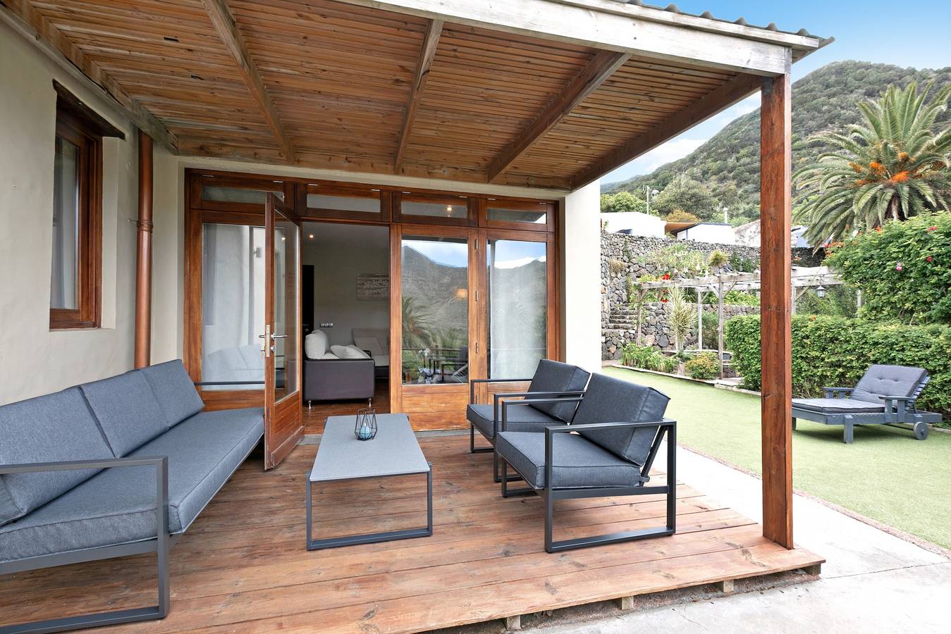 Casa de vacaciones 'El Portillo 1' con terraza privada, jardín privado y Wi-Fi in Buenavista del Norte, Tenerife Norte