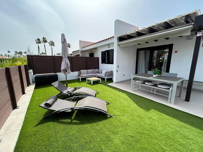 Apartamento para 4 personas, con piscina además de vistas y jardín, Familias con niños en Campo Internacional