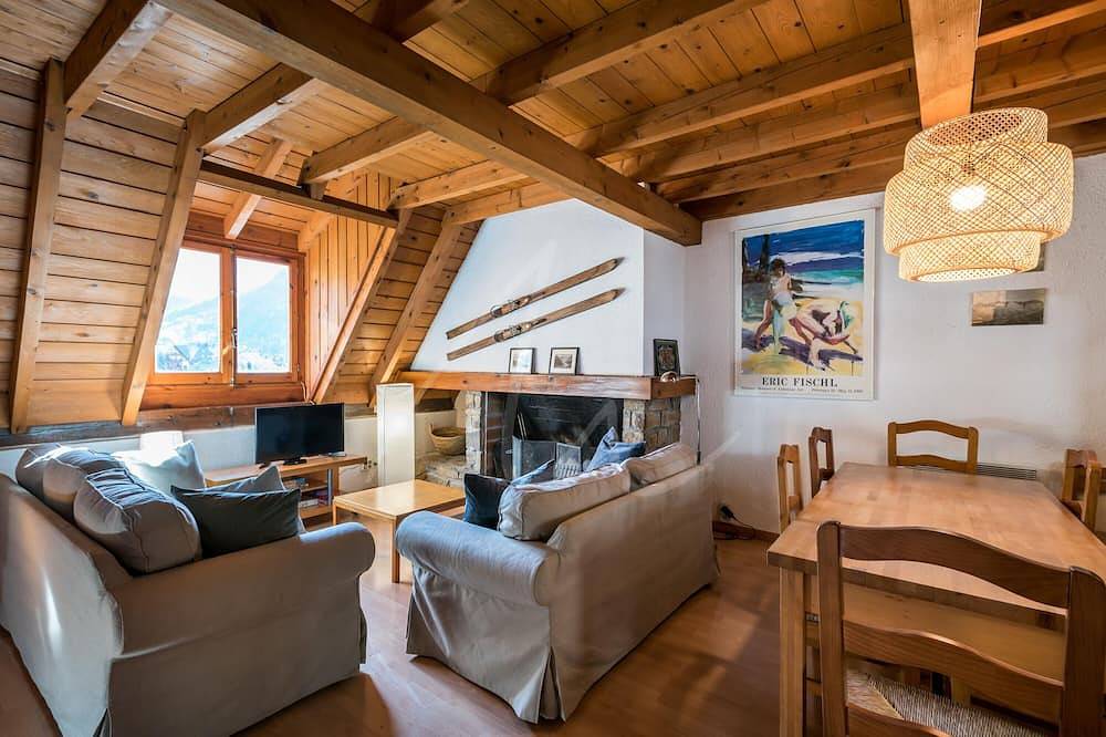 Casa Unhòla in Naut Aran, Baqueira Beret
