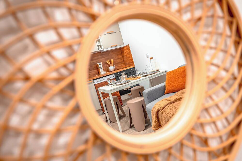 Entire apartment, Junglecavern - Private spa, unusual accommodation in Albertville, Albertville region