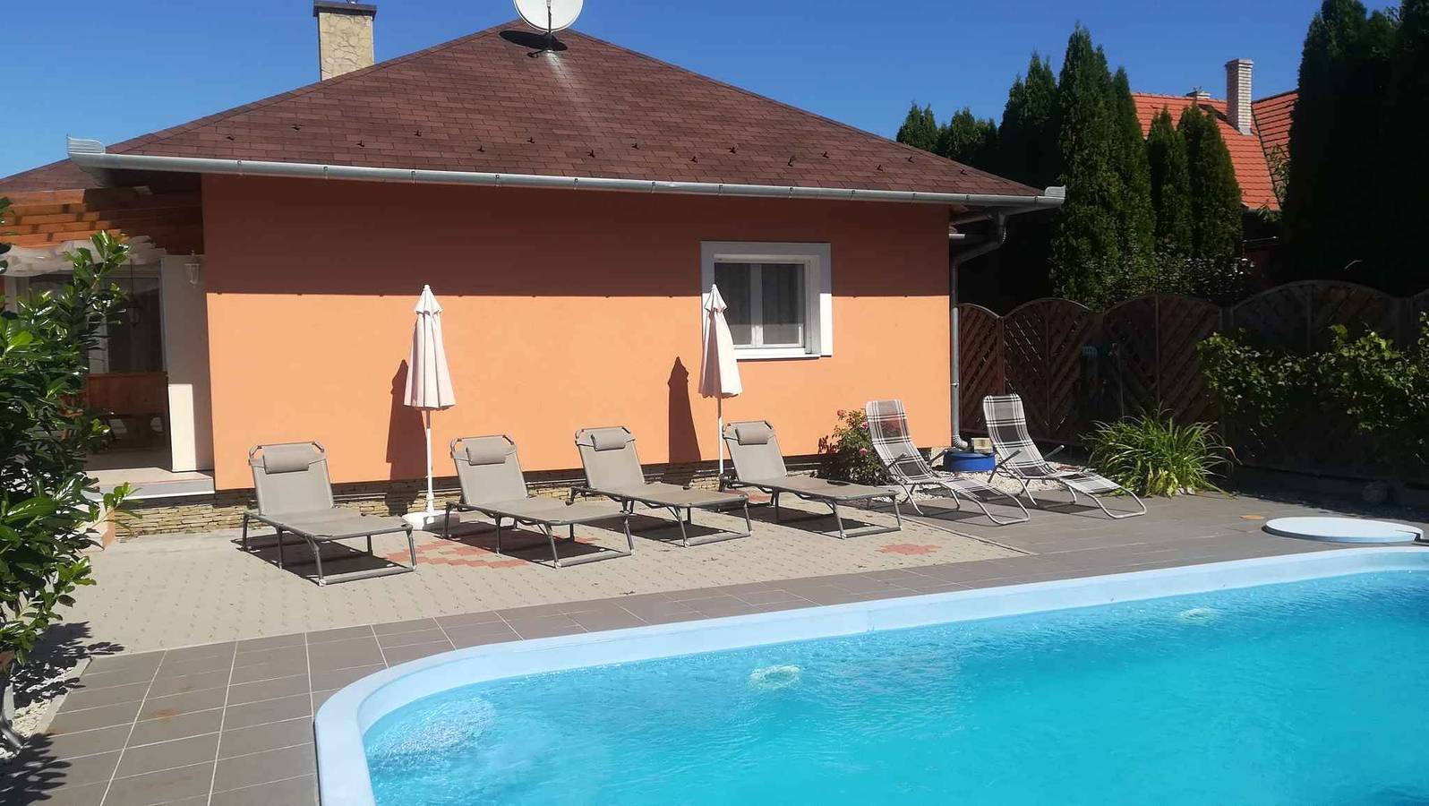 Ferienhaus mit Pool und Internet  in Balatonszentgyörgy, Plattensee Südufer