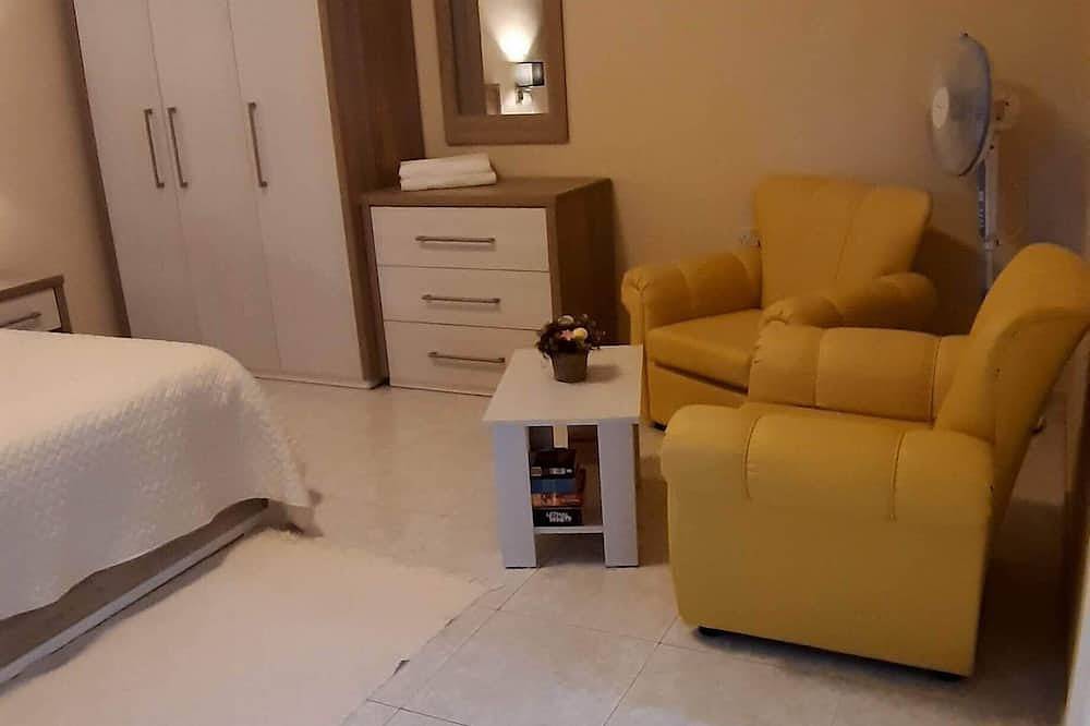 Comfortable,1 bedroom apt sleep 2/3 persons with Ac, swimming pool, & Wi-Fi. in il-Mellieha, Mellieha