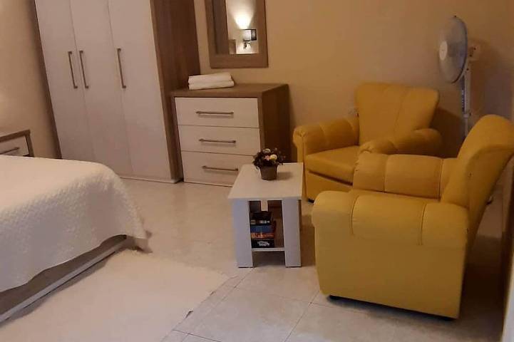 Comfortable,1 bedroom apt sleep 2/3 persons with Ac, swimming pool, & Wi-Fi. in il-Mellieha, Mellieha