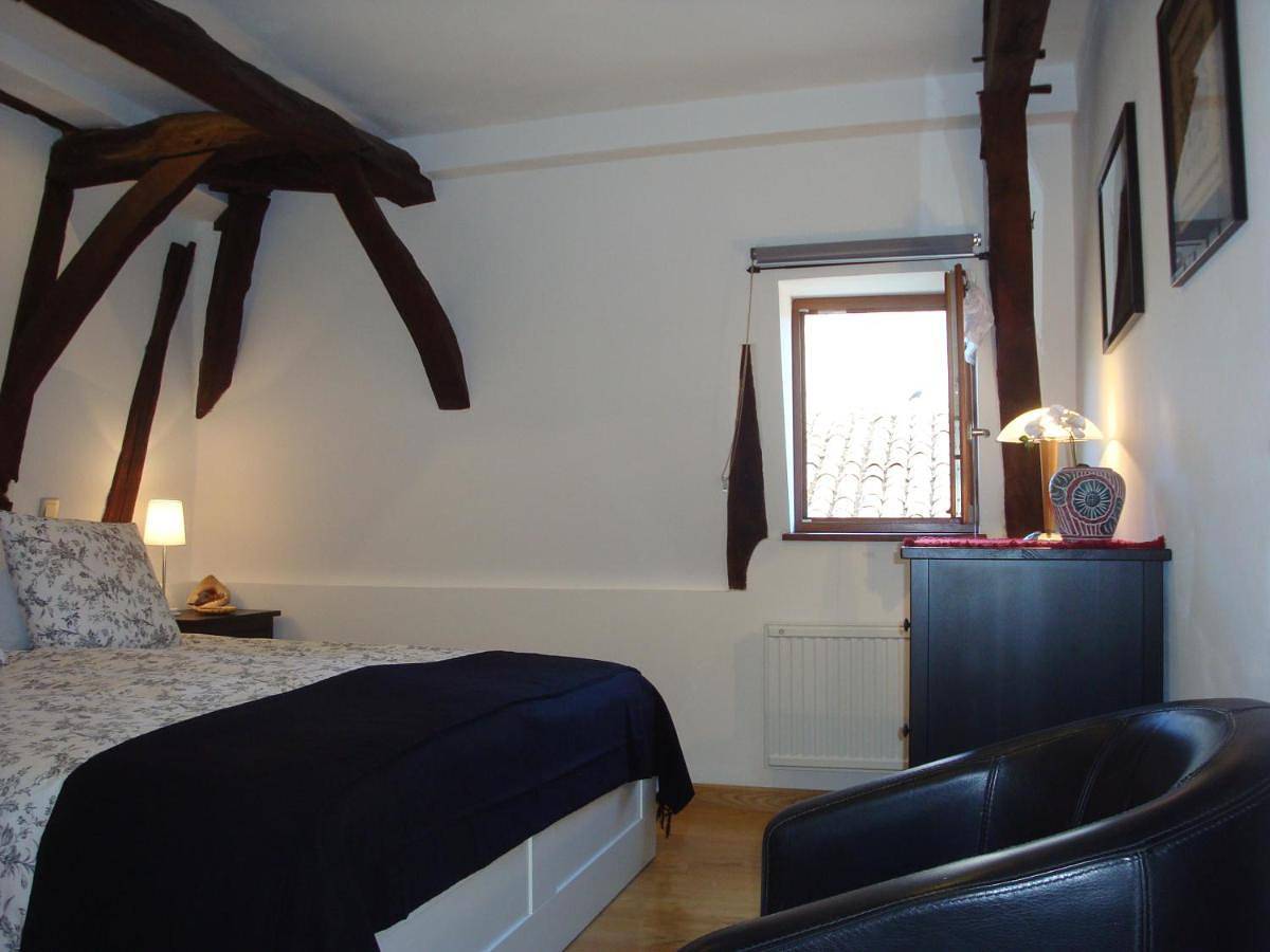 Appartement entier, Beaulieu Apartments in Beaulieu-sur-Dordogne, Région de Brive-la-Gaillarde