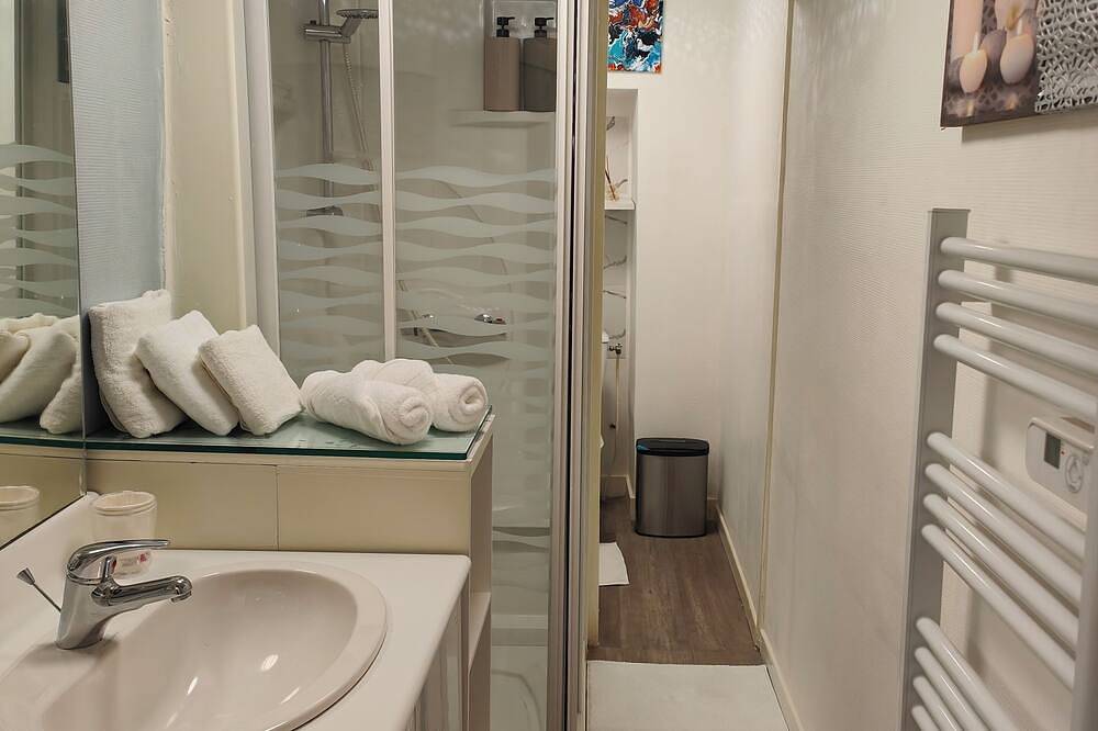 Apartamento entero, L'Écrin 1-bedroom apartment in Villedieu-les-Poêles, Côte de la Déroute