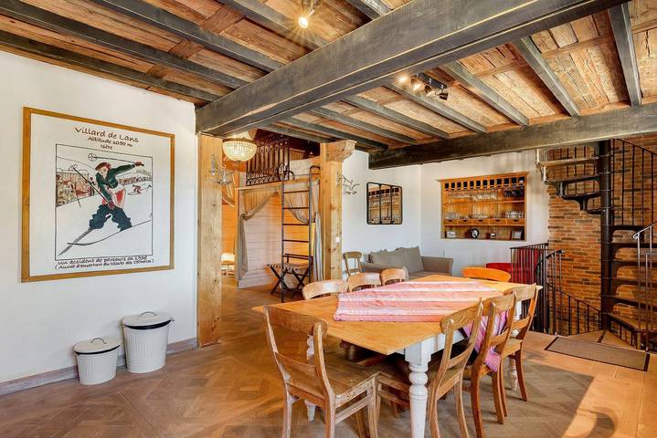 Entire apartment, Apartment 'L'annexe Du Château Des Girards' with Mountain View in Lans-en-Vercors, Parc naturel régional du Vercors