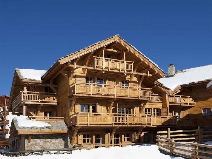 Maison pour 14 personnes, avec piscine ainsi que balcon et sauna, animaux acceptés à Huez