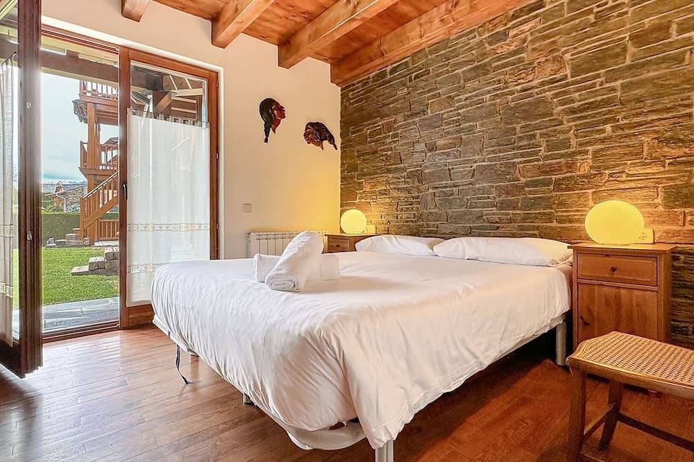 Cal Fontcitrana, casa de montaña in Llivia, Parque Natural Regional de los Pirineos Catalanes