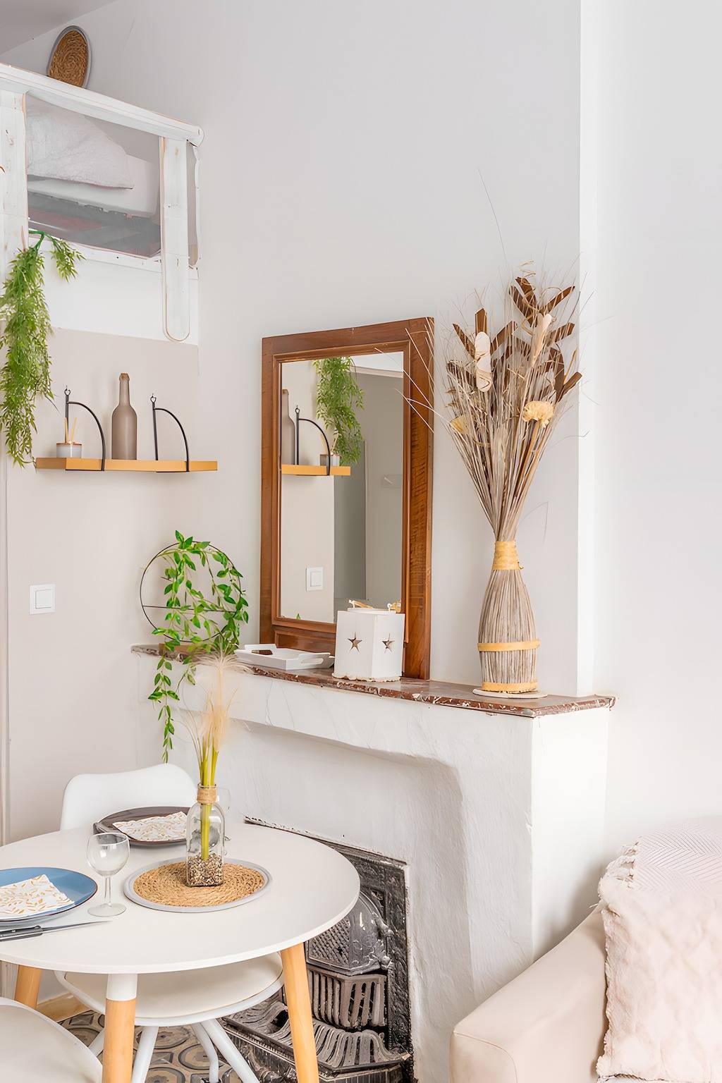Apartamento entero, Apartamento 'Studio Cosy Au Centre De Ville - 2' con Wi-Fi in Beaucaire, Region de Nimes