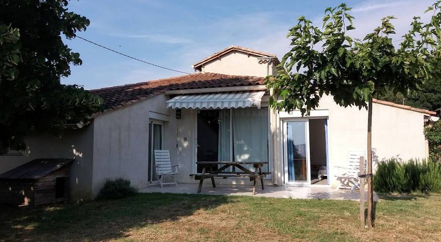 Gîte pour 4 personnes, avec piscine ainsi que jardin et terrasse dans la Drôme - 2