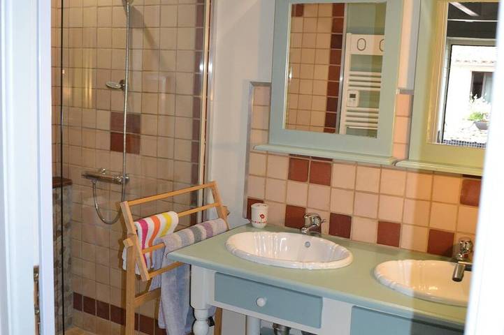 Location de vacances pour 2 personnes, avec balcon et jardin à La Jarrie - 4