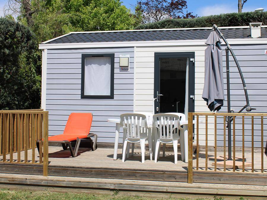 Flower Camping Les Paillotes en Ardeche - Mobilhome 2 personnes - Charme 20m² Confort (1ch - 2pers.) + Clim + Terrasse non-couverte in Ruoms, Ardèche