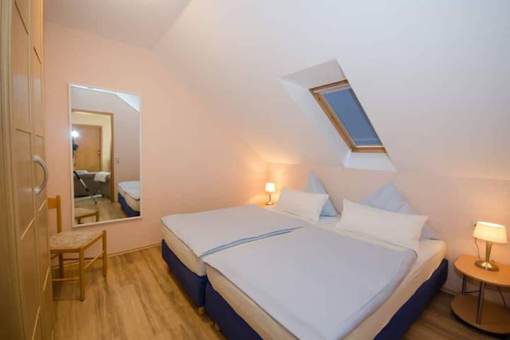 Ferienwohnung für 4 Personen, mit Terrasse und Garten in Leer - 3