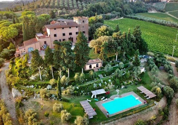 Agriturismo per 5 persone, con Terrazza e Giardino nonché Piscina a Certaldo