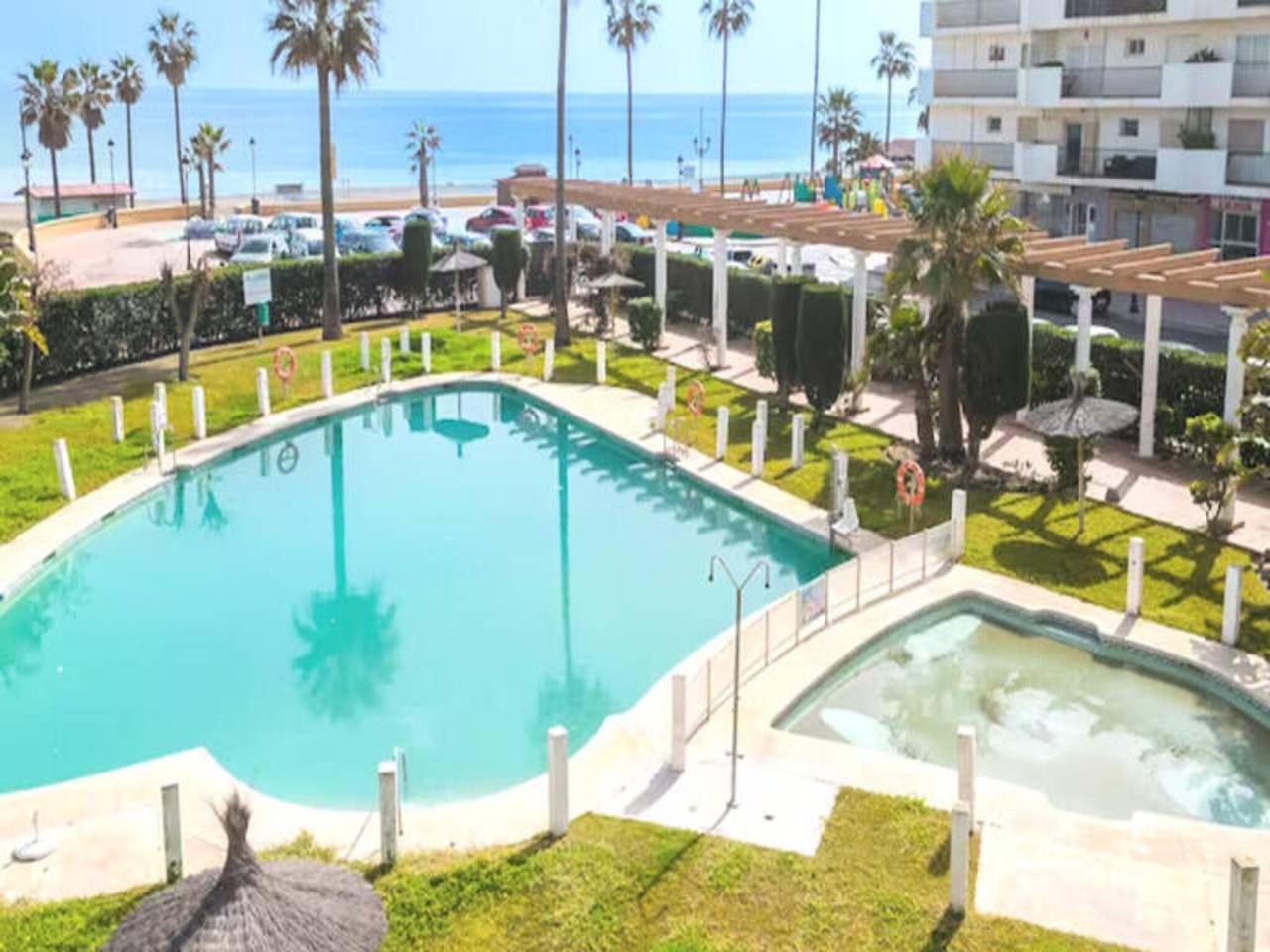 Apartamento entero, Apartamento en Sabinillas, cerca de la playa in San Luis de Sabinillas, Manilva