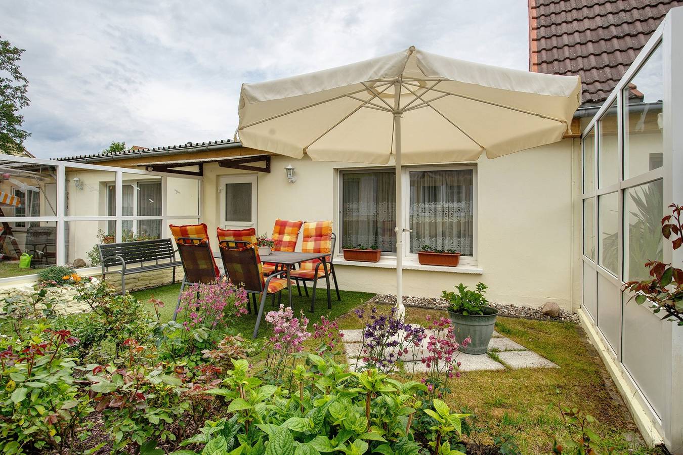 Ganze Wohnung, Ferienwohnung Zinnowitz - Caeser" mit privater Terrasse, Gemeinschaftsgarten und Wlan in Zinnowitz, Usedomer Norden
