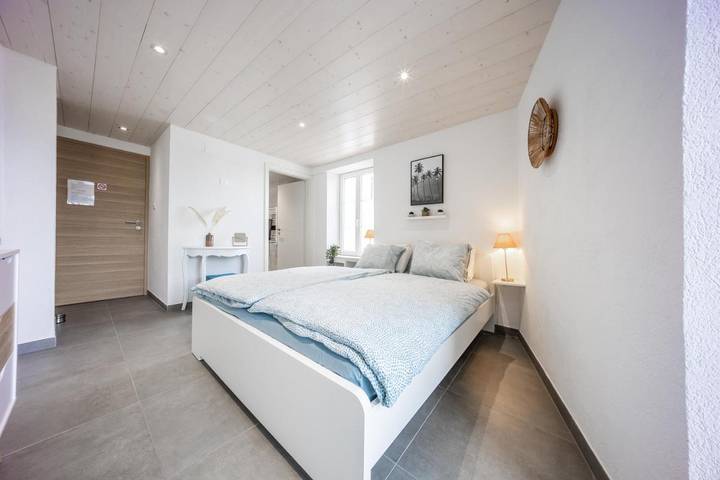 Chambre d’hôte pour 4 personnes, avec vue ainsi que vue sur le lac et terrasse dans Valais - 2