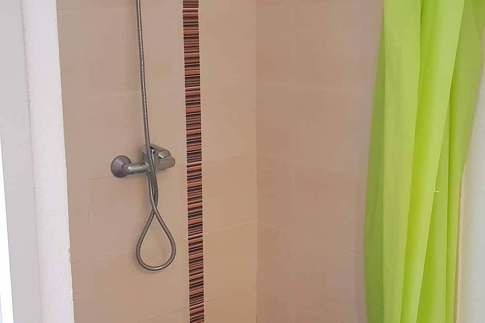 Apartamento entero, Std 2-Estudio-Apartamento-Baño en la habitacion-Vista a la Montana in Selonnet, Alpes de Alta Provenza