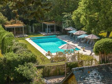 Gîte pour 14 personnes, avec jardin ainsi que piscine et vue, adapté aux familles à Concourson-sur-Layon