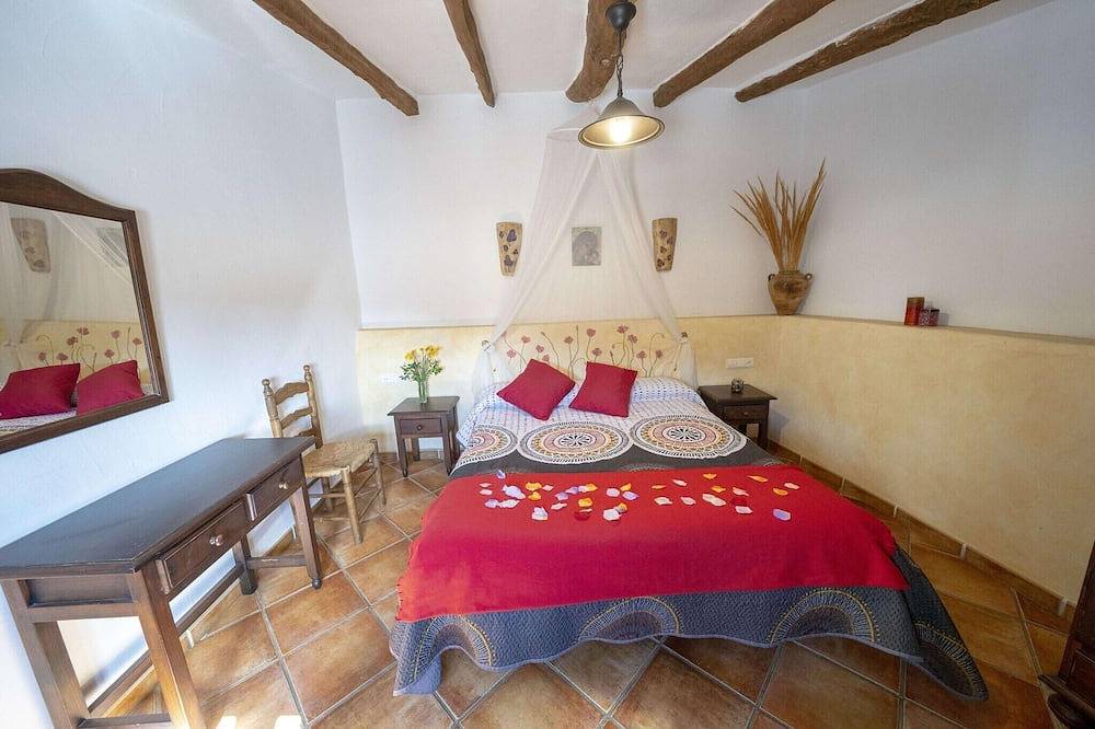 4-Guest Laroya Cottage with Pool in Laroya, Almería Province