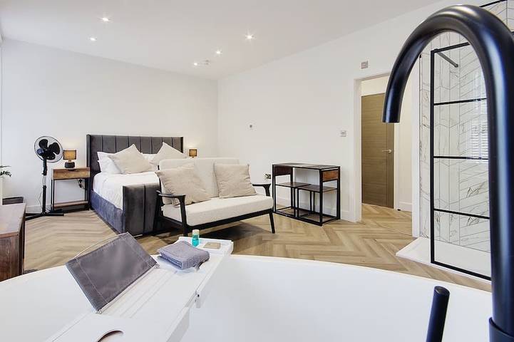Ganze Wohnung, Superior-Suite-Eigenes Badezimmer-The Lara Bella Suite in Bournemouth, Südwestengland