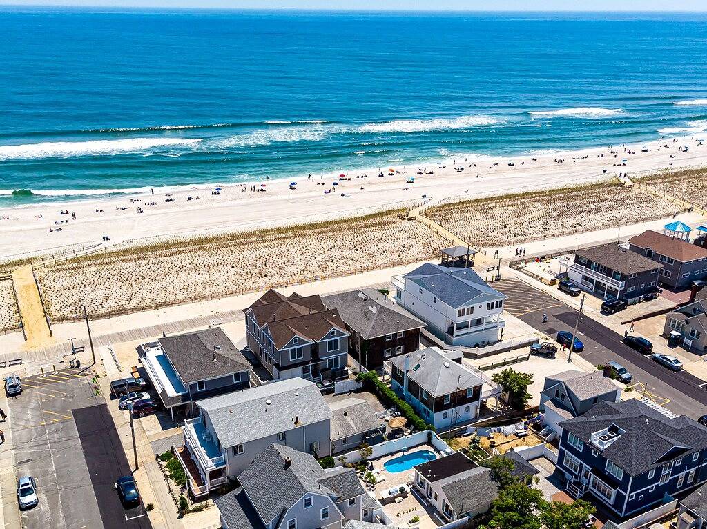 Ganze Wohnung, Lovely 3 Bedroom Lavallette Beachfront Rental in Toms River, Ocean County