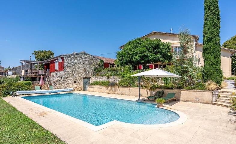 Location de vacances pour 4 personnes, avec piscine ainsi que vue et jardin à Singleyrac - 3