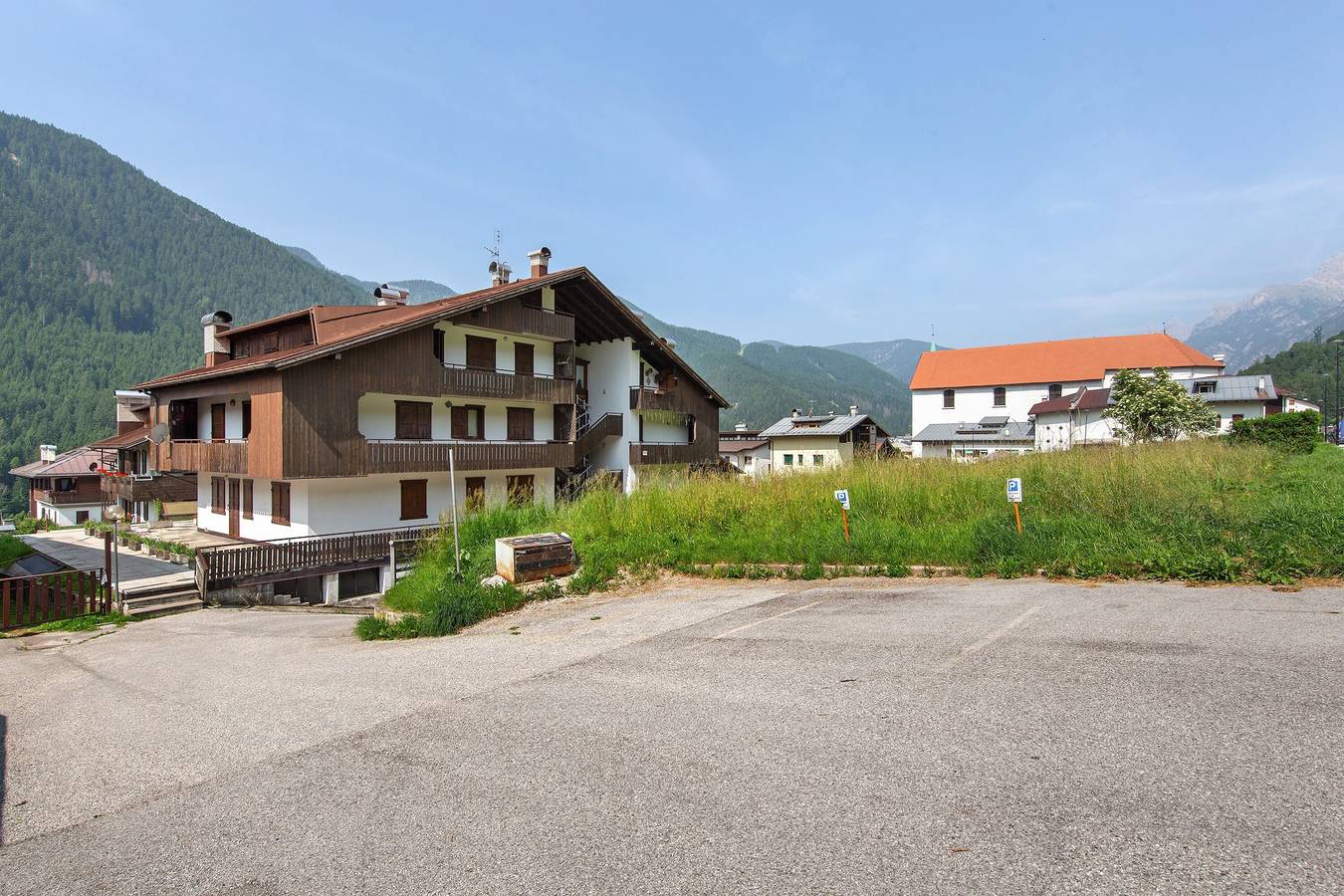 Apartamento entero, Apartamento 'Ciasa Valentina' con vistas a la montaña, balcón y Wi-Fi in Auronzo di Cadore, Dolomiti di Sesto