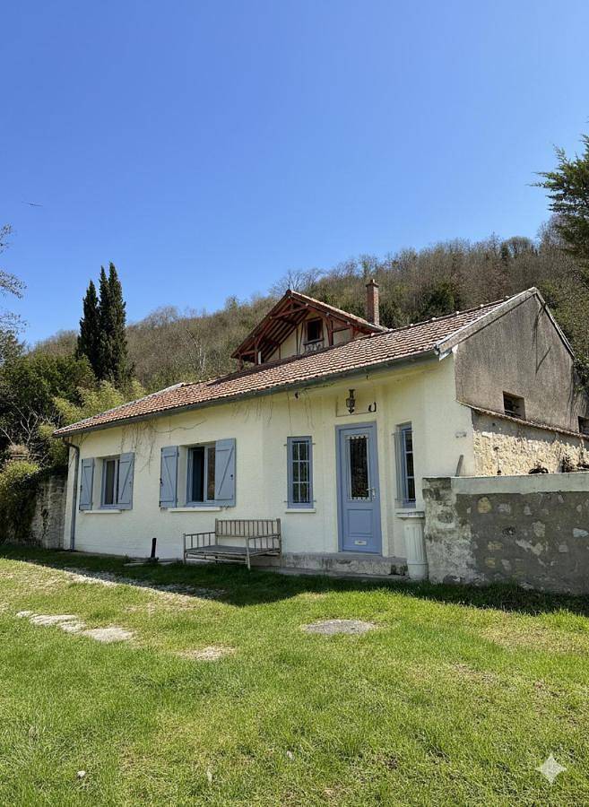 Location de vacances pour 6 personnes, avec vue ainsi que terrasse et jardin à Vétheuil - 3