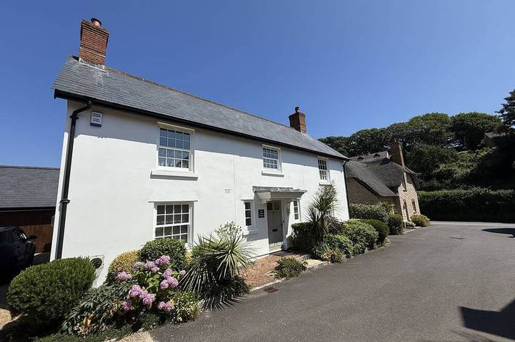 Holiday rental for 8 people, with terrace and garden in Lulworth Cove
