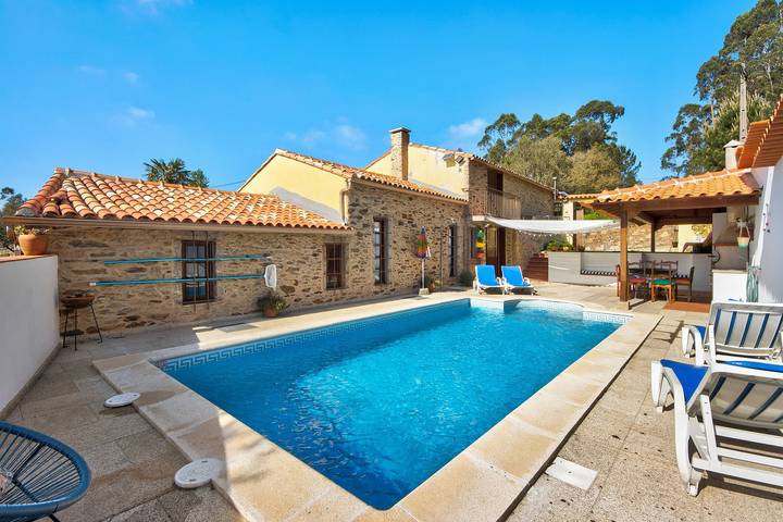 Vakantiehuis voor 8 personen, with Balkon and Tuin as well as Uitzicht op het meer in Costa Verde