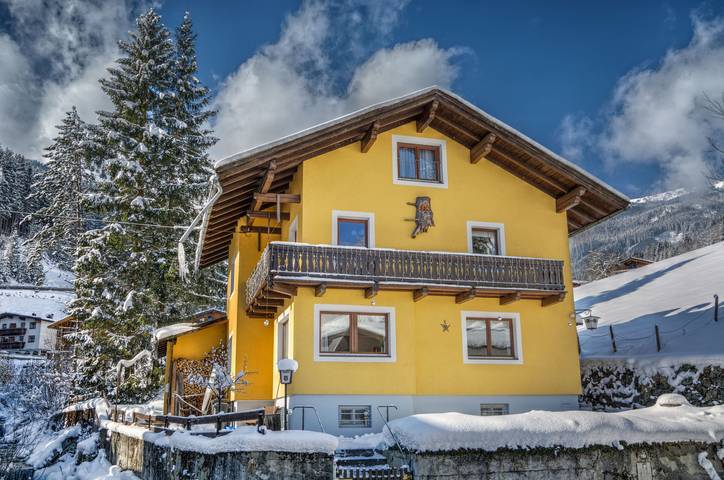 Hütte für 4 Personen, mit Garten und Terrasse in Zell am See