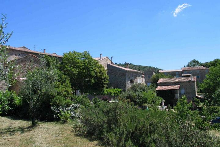 Gîte pour 5 personnes, avec jardin et terrasse en Ardèche - 2