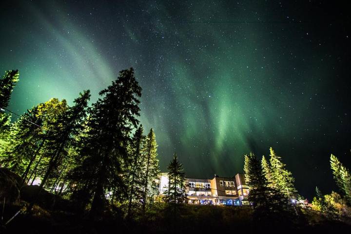 Hotel für 4 Personen, mit Terrasse und Whirlpool sowie Pool und Sauna in Koli