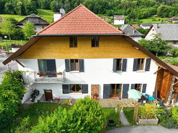 Cottage pour 6 personnes, avec terrasse et vue à Giez