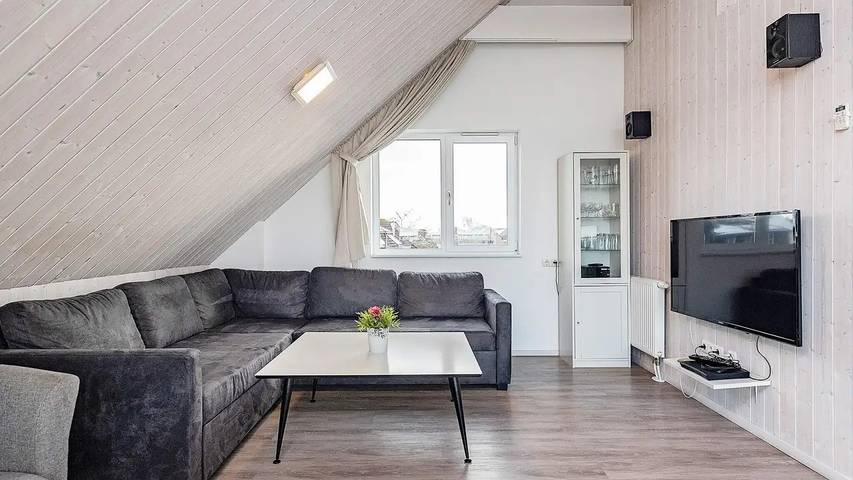 Ferienhaus mit Meerblick für 9 Personen, mit Whirlpool und Sauna sowie Balkon an der Kieler Bucht - 2