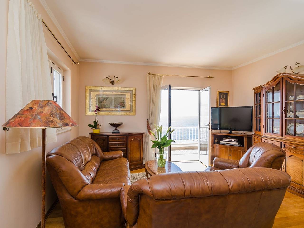 Entire apartment, Apartment Paco - Three-Bedroom Apartment with Balcony and Sea View in Plaža Bellevue, Grad Dubrovnik